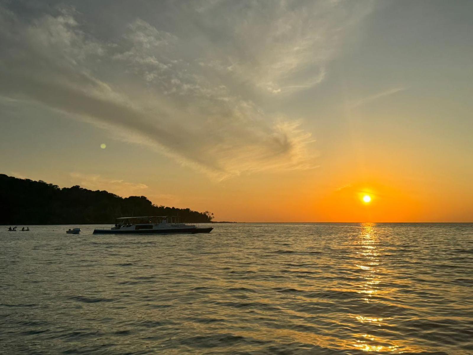 Pirate Drake Beach Hostel & Tour Company Драке Экстерьер фото